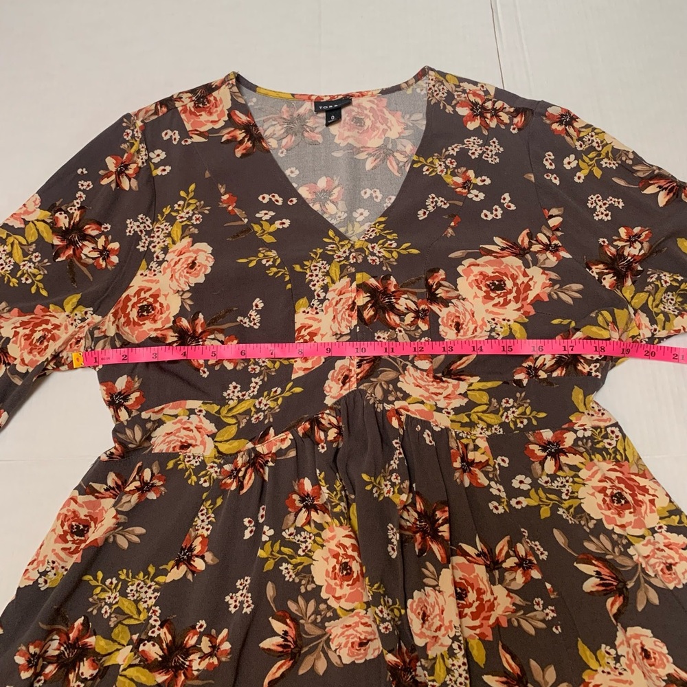 Torrid Grayish/ Brown, Floral V-Neck Babydoll Blouse. Size 0. Long Sleeve - Picture 7 of 12